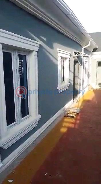 Pay and park in 3bedroom bungalow - 42 3 bedroom Detached Bungalow For Sale Ikola Road , Command Abule Egba Lagos - 42