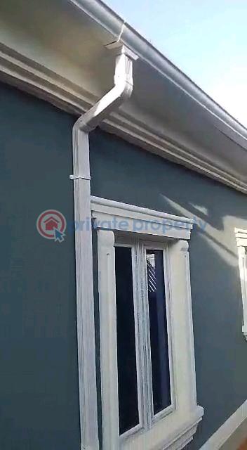 Pay and park in 3bedroom bungalow - 36 3 bedroom Detached Bungalow For Sale Ikola Road , Command Abule Egba Lagos - 36