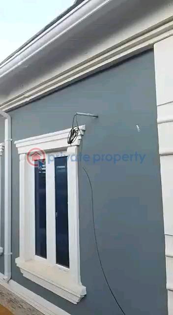 Pay and park in 3bedroom bungalow - 25 3 bedroom Detached Bungalow For Sale Ikola Road , Command Abule Egba Lagos - 25