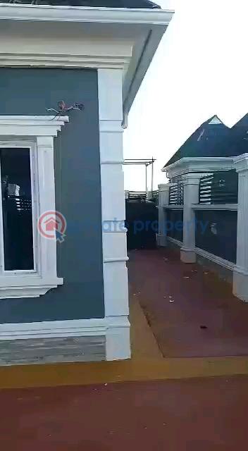Pay and park in 3bedroom bungalow - 11 3 bedroom Detached Bungalow For Sale Ikola Road , Command Abule Egba Lagos - 11