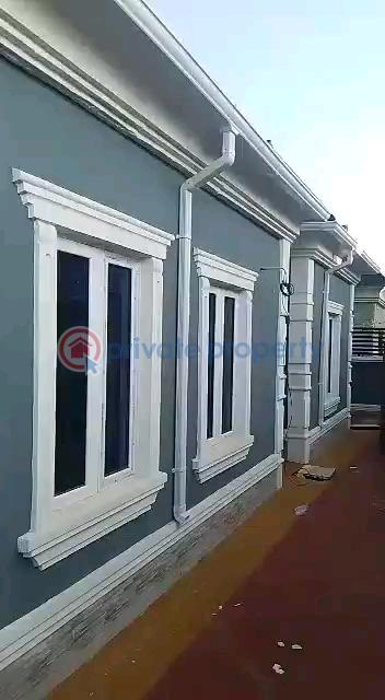 Pay and park in 3bedroom bungalow - 15 3 bedroom Detached Bungalow For Sale Ikola Road , Command Abule Egba Lagos - 15