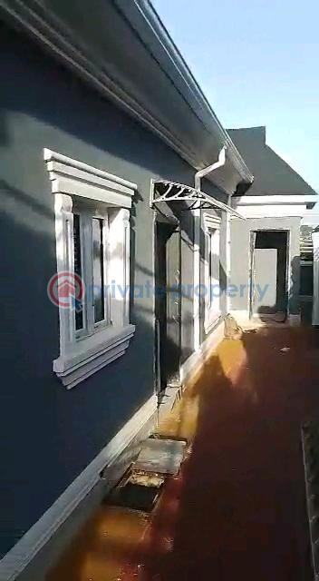 Pay and park in 3bedroom bungalow - 45 3 bedroom Detached Bungalow For Sale Ikola Road , Command Abule Egba Lagos - 45
