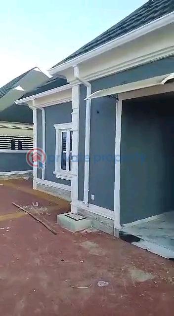 Pay and park in 3bedroom bungalow - 1 3 bedroom Detached Bungalow For Sale Ikola Road , Command Abule Egba Lagos - 1