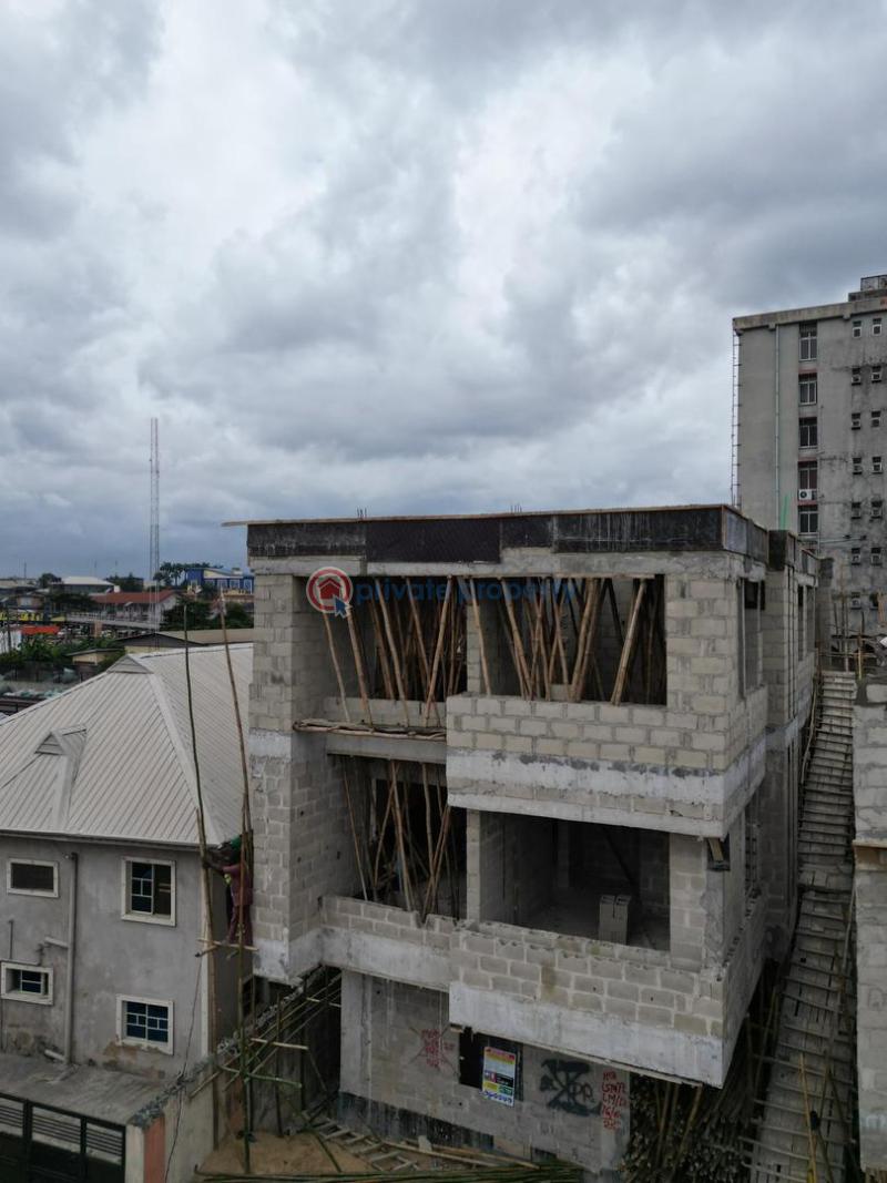 1 bedroom Flat & Apartment For Sale Surulere Lagos - 8