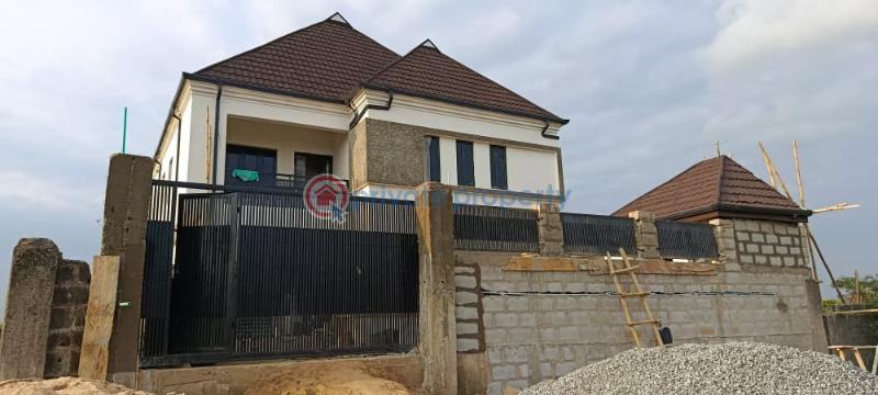 5 bedroom Detached Duplex For Sale Opic Gra , Lagos Part Kosofe/Ikosi Lagos - 19