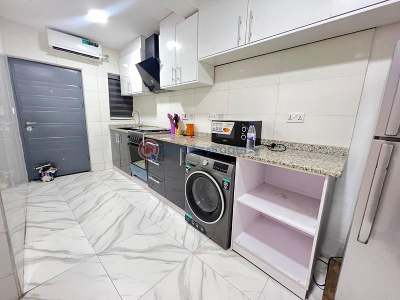 3 bedroom Flat & Apartment Short let Alagomeji Yaba Lagos - 2