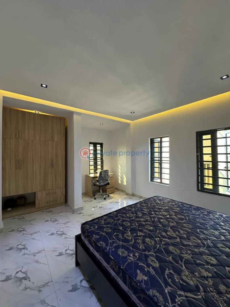3 bedroom Flat & Apartment For Sale Akoka Yaba Lagos - 3