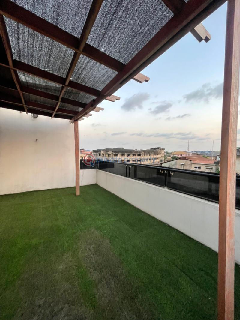 4 bedroom Duplex For Sale Gbagada Phase 1 Lagos - 13