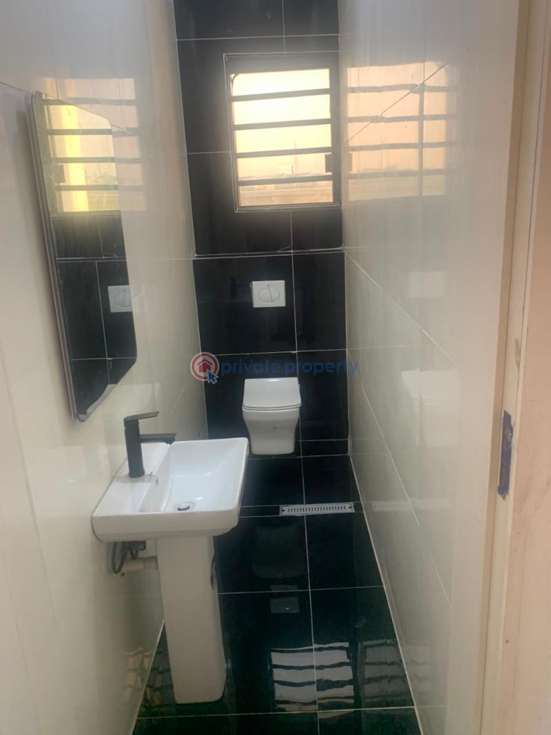 5 bedroom Detached Duplex For Sale Chevron Drive Lekki Lagos - 4