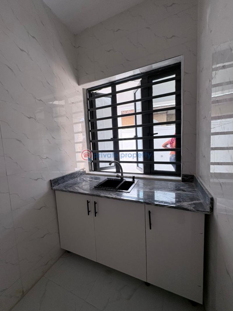 House For Sale Location: Red Gate Estate , Oluyole , Ibadan Ibadan Oyo - 6