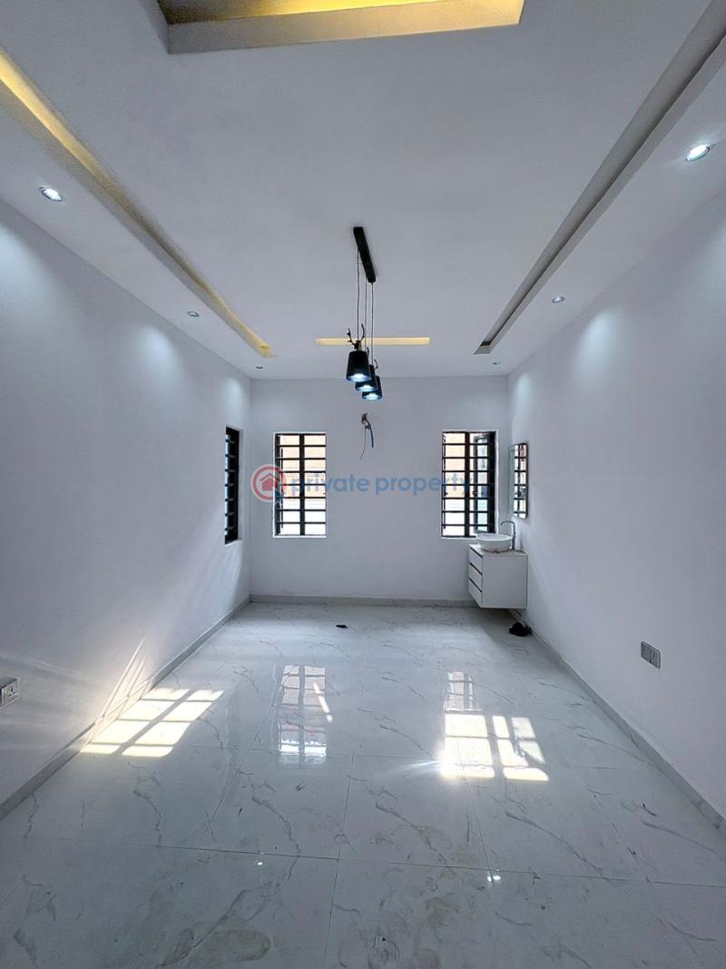 House For Sale Location: Red Gate Estate , Oluyole , Ibadan Ibadan Oyo - 13
