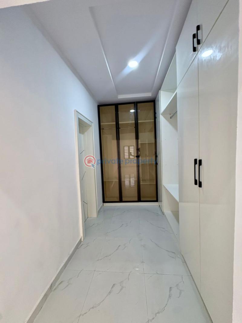 House For Sale Location: Red Gate Estate , Oluyole , Ibadan Ibadan Oyo - 1