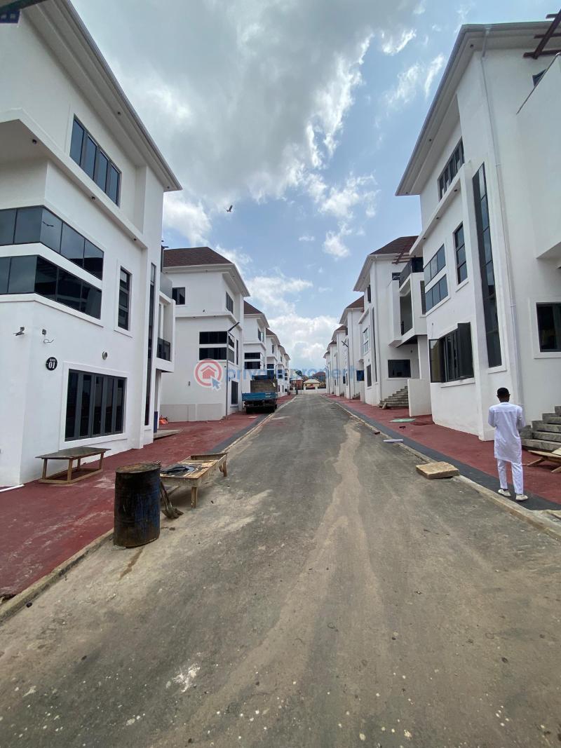 6 bedroom Detached Duplex For Sale Guzape Abuja Phase 1  - 3