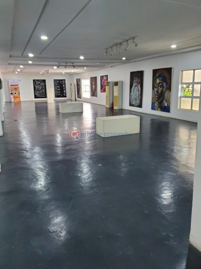 Mall/Complex/Plaza For Rent Maitama Abuja Phase 1  - 4