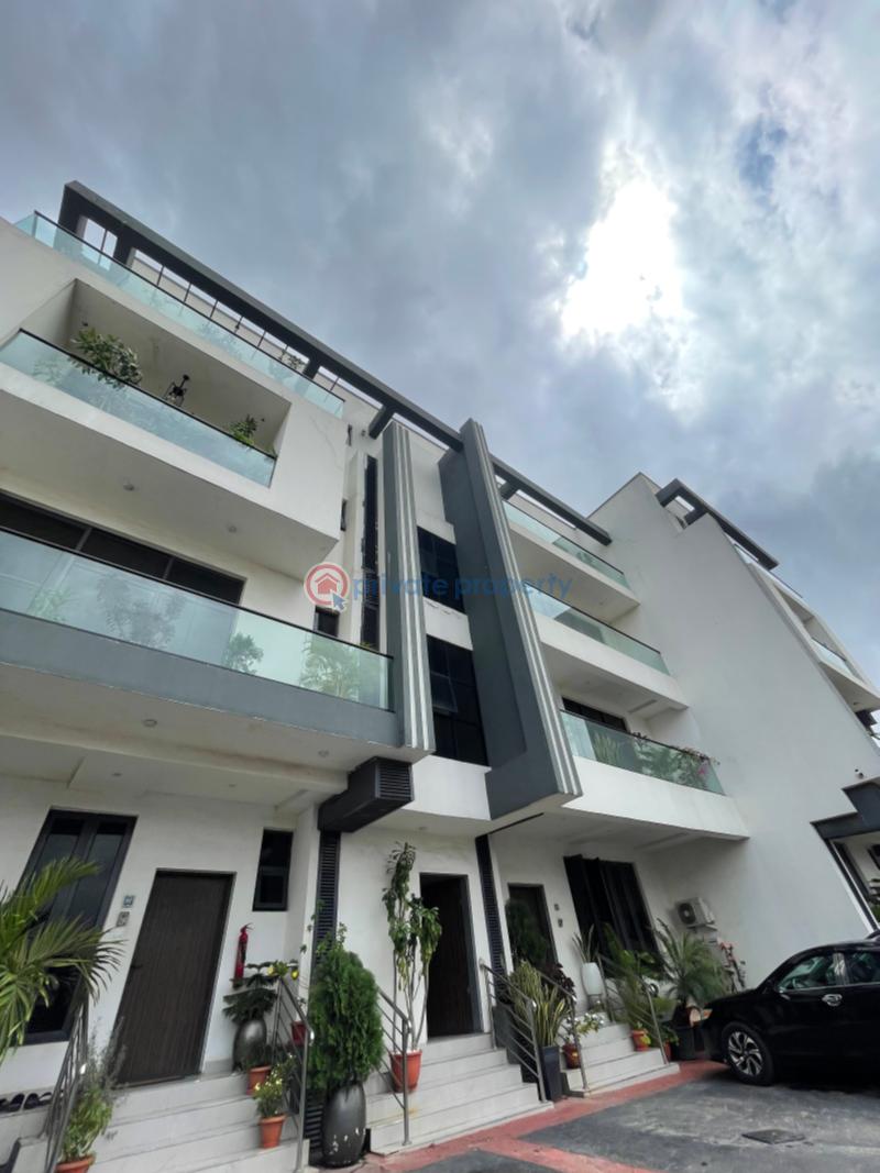 4 bedroom Penthouse For Rent Shonibare Estate Maryland Lagos - 0