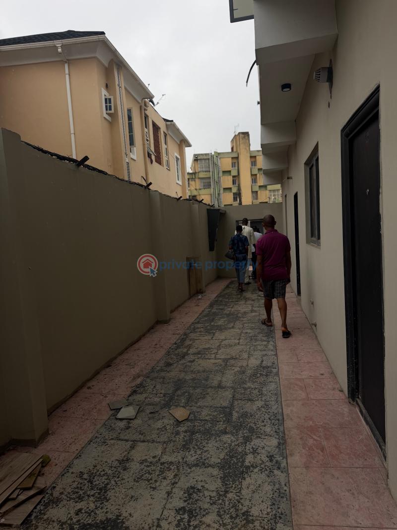 5 bedroom Detached Duplex For Sale Shonibare Estate Maryland Lagos - 20