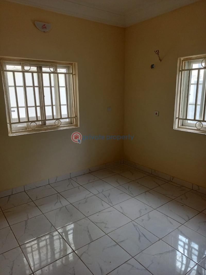 3 bedroom House For Sale Utako Abuja Phase 2  - 4