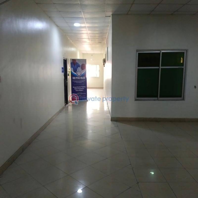 Mall/Complex/Plaza For Rent Jakande Lekki Lagos - 14