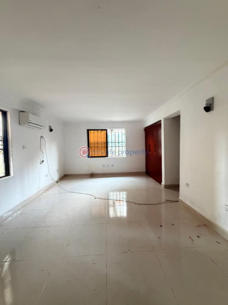 2 bedroom Block Of Flats For Rent Shonny Highway, Shonibare Estate Shonibare Estate Maryland Lagos - 12