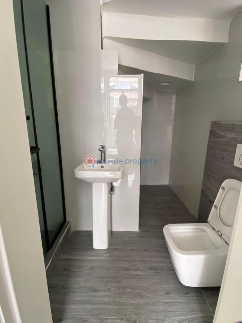 5 bedroom Detached Duplex For Sale Chevron Drive Lekki Lagos - 2
