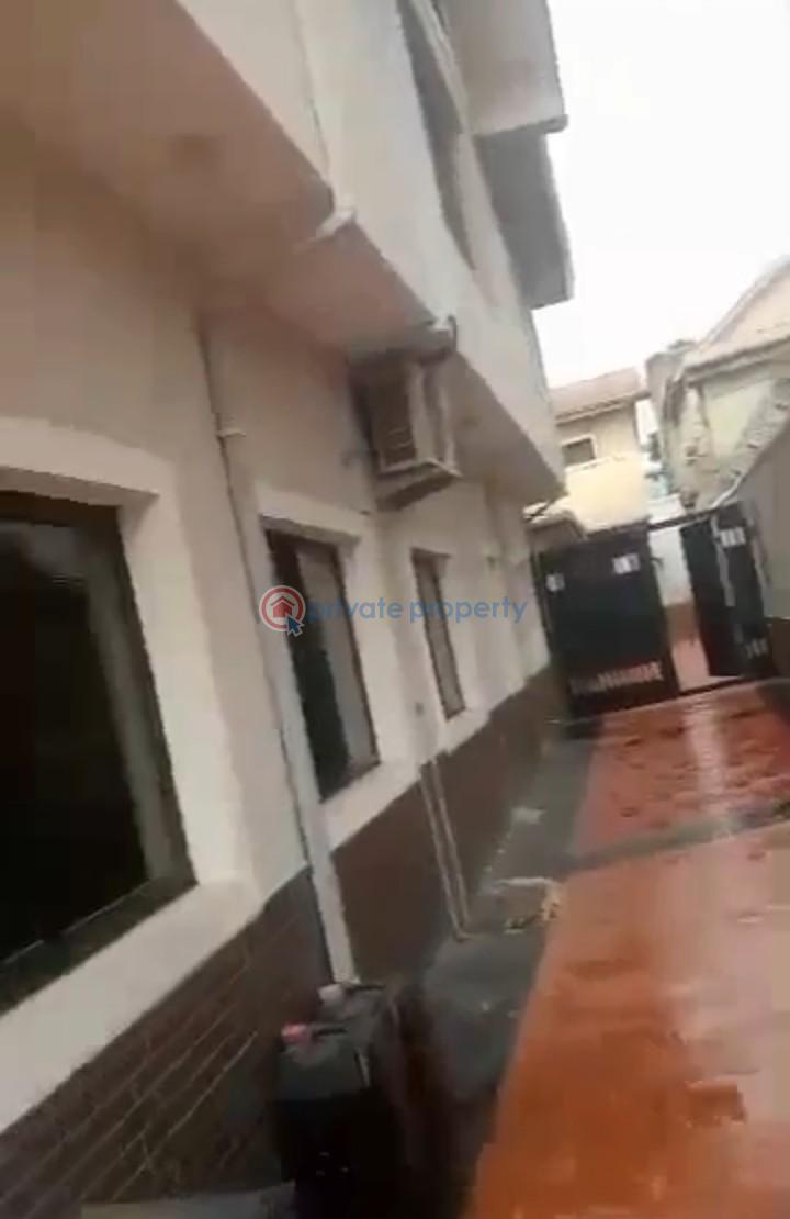 8 bedroom Detached Duplex For Sale Ajao Estate Oshodi Lagos - 6