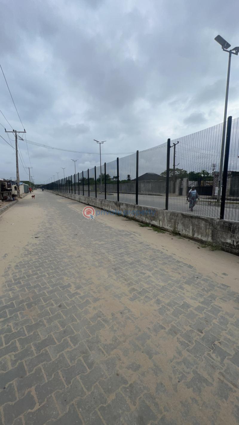 1634sqm land with governor's consent, directly on the interlocked road in front of lakowe lakes golf & resort estate, lakowe, lekki. price is negotiable - 7 Land For Sale On The Interlocked Road Right In Front Of The Entrance Of Lakowe Golf & Resort, Lakowe, Lekki Lakowe Ajah Lagos - 7