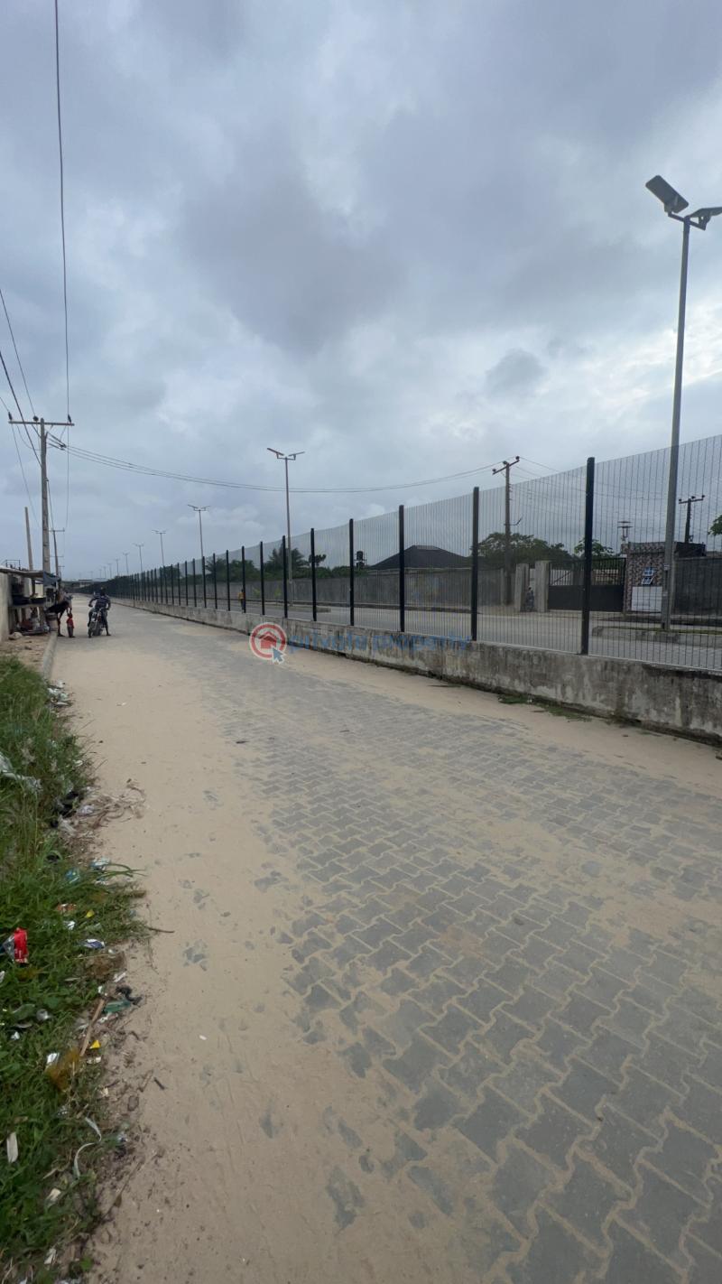 1634sqm land with governor's consent, directly on the interlocked road in front of lakowe lakes golf & resort estate, lakowe, lekki. price is negotiable - 5 Land For Sale On The Interlocked Road Right In Front Of The Entrance Of Lakowe Golf & Resort, Lakowe, Lekki Lakowe Ajah Lagos - 5