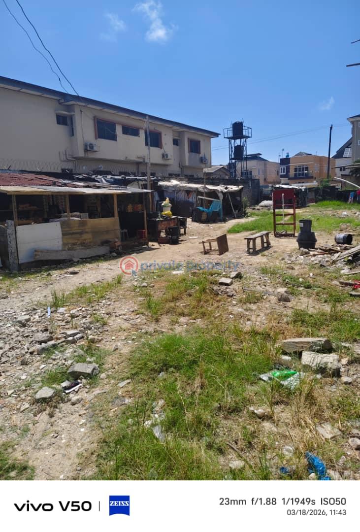 Land For Sale Lekki Phase 1 Lagos - 1