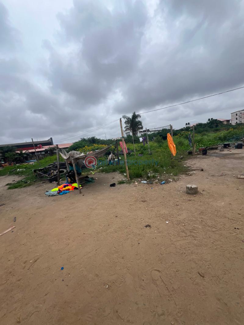 Land For Sale Close To Chisco Bus Stop Lekki Expressway Lagos - 1