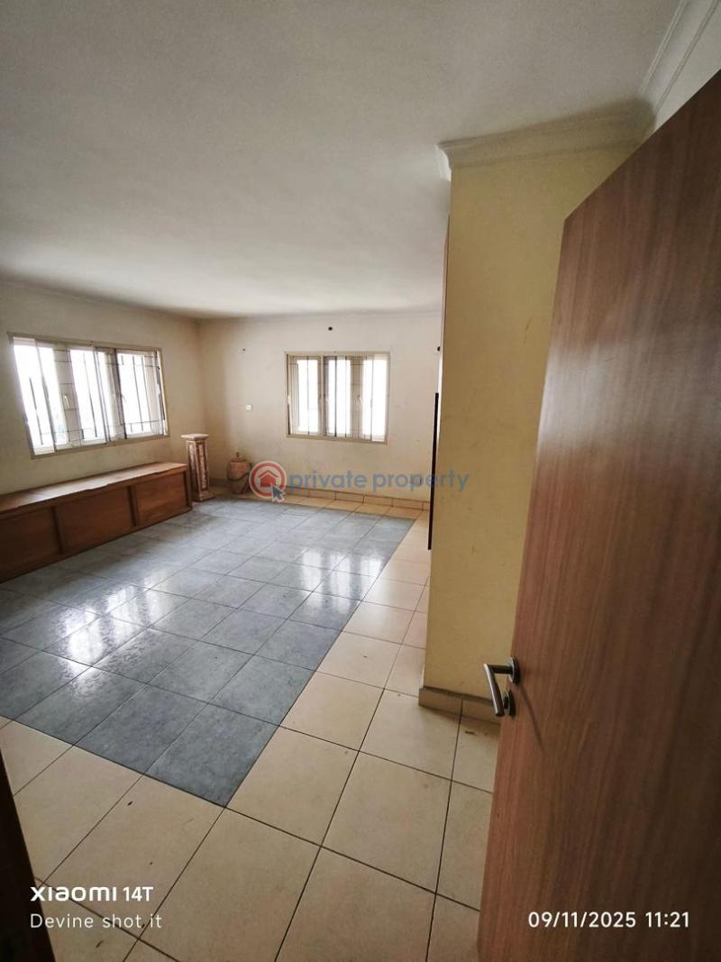 10 bedroom Hostel For Sale Victoria Island Lagos - 4