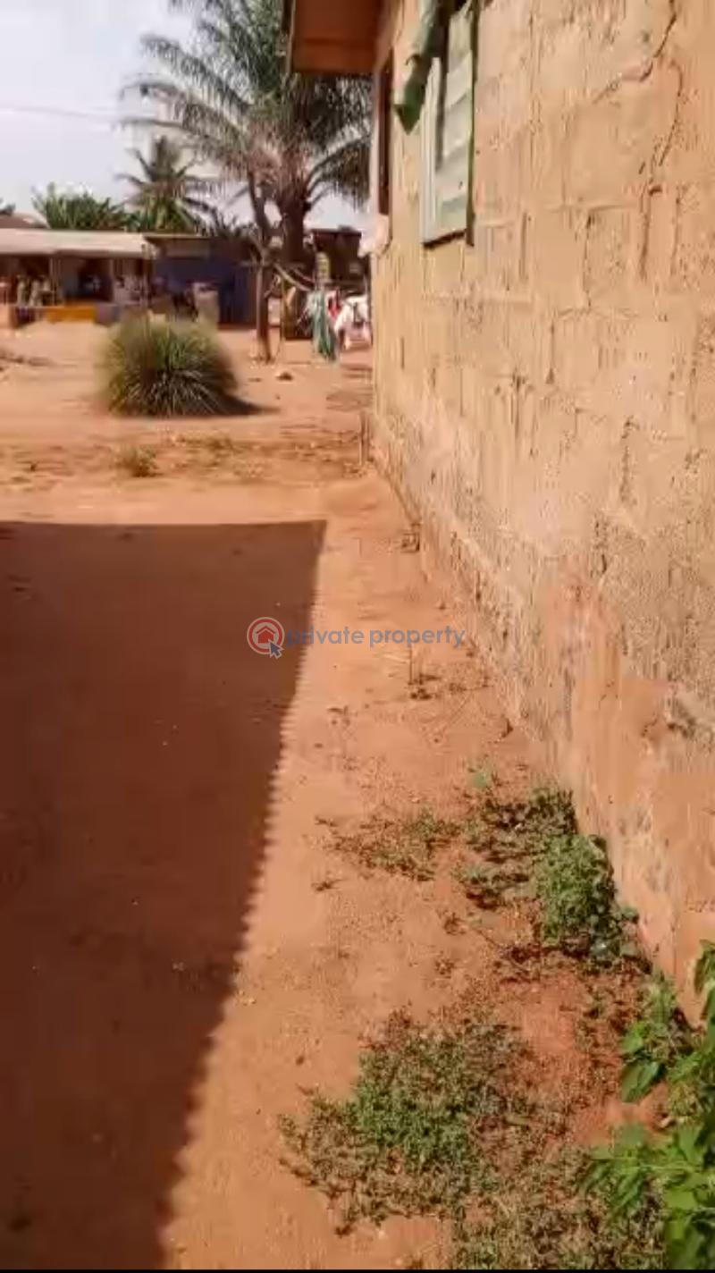 Residential Land For Sale Onitiju Abioye Street, Adamo Ikorodu Lagos - 3