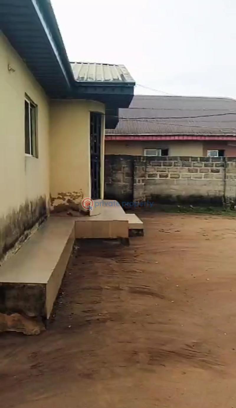 Mixed use Land For Sale Off Ekenwan Road, About A 45 Seconds Walk From Ugbioko Primary School, Along Poultry Road Benin Edo - 1