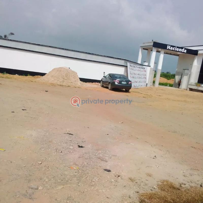 Land For Sale Hacienda Estate Orofun Community Eleko Along The Highway Leading To Dangote Refinery And Lekki Free Trade Zone With People Already Occupaying The Area Ibeju-Lekki Lagos - 2
