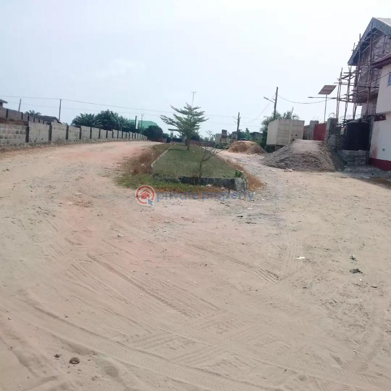 Land For Sale Hacienda Estate Orofun Community Eleko Along The Highway Leading To Dangote Refinery And Lekki Free Trade Zone With People Already Occupaying The Area Ibeju-Lekki Lagos - 4