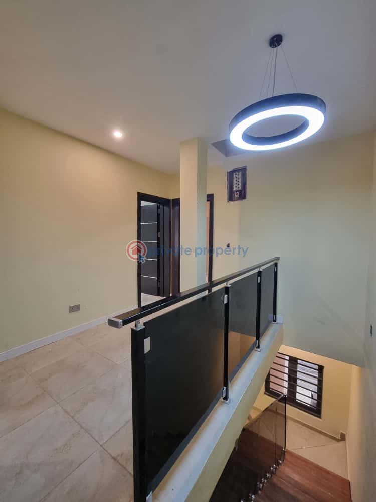 4 bedroom Semi detached Duplex For Sale Sunmola Street Mende Maryland Lagos - 15