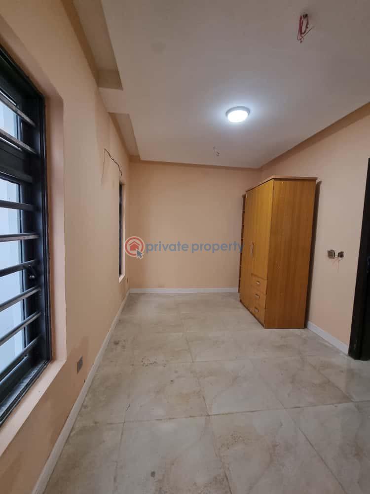4 bedroom Semi detached Duplex For Sale Sunmola Street Mende Maryland Lagos - 3