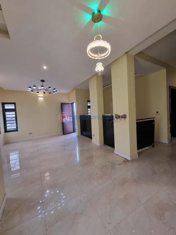 4 bedroom Semi detached Duplex For Sale Sunmola Street Mende Maryland Lagos - 5