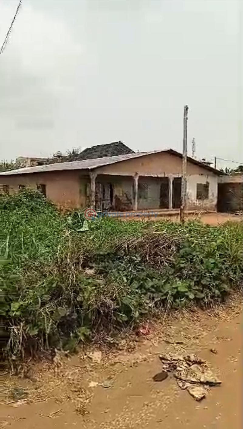 Mall/Complex/Plaza For Sale Sapele Road. Benin Edo - 0