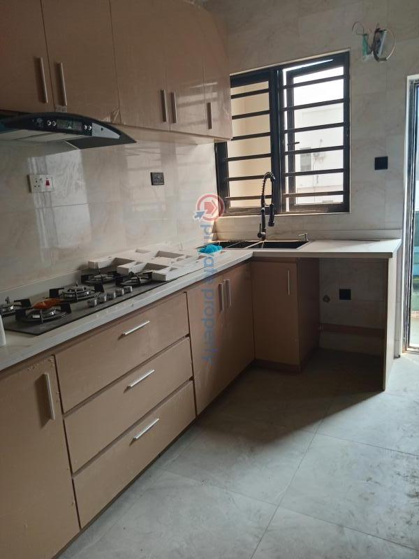 4 bedroom Terraced Duplex For Sale Jakanda Frist Gate Lekki Phase 1 Lagos - 12