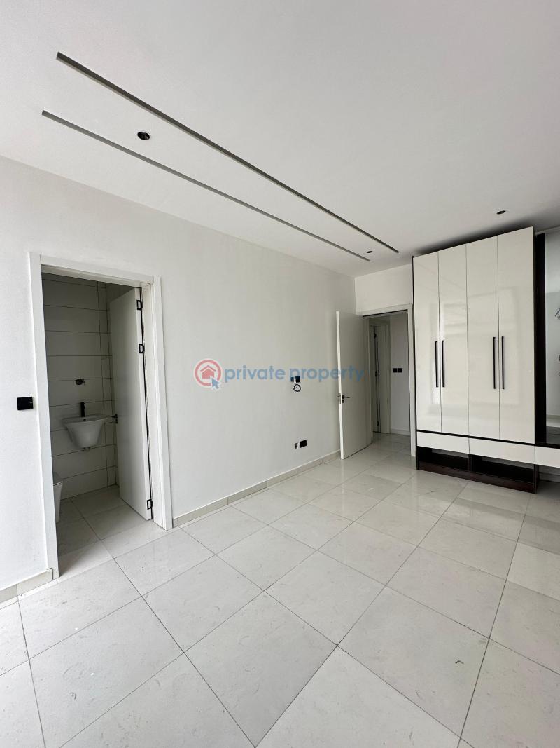 Quality spacious 2 bedroom apartment with receptionist office, swimming pool, gym and elevator - 16 2 bedroom House For Sale Victoria Island Lagos - 16