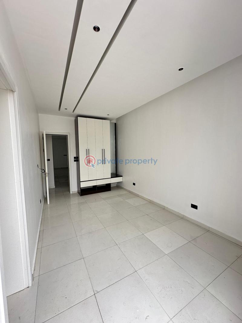 Quality spacious 2 bedroom apartment with receptionist office, swimming pool, gym and elevator - 17 2 bedroom House For Sale Victoria Island Lagos - 17