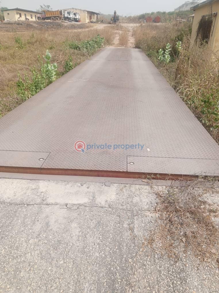 Industrial Land For Sale Lamolo Village Off Ijebu Ode Ibadan Express Road Ibadan Oyo - 0