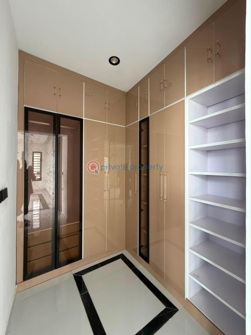 5 bedroom Detached Duplex For Sale Chevron Lekki Lekki Lagos - 8