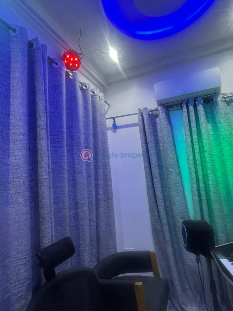 Workstation Short let Nō12 Lukmon Bankole St. Beside Atlantis Iii Estate. Ologolo Lekki Lagos - 2