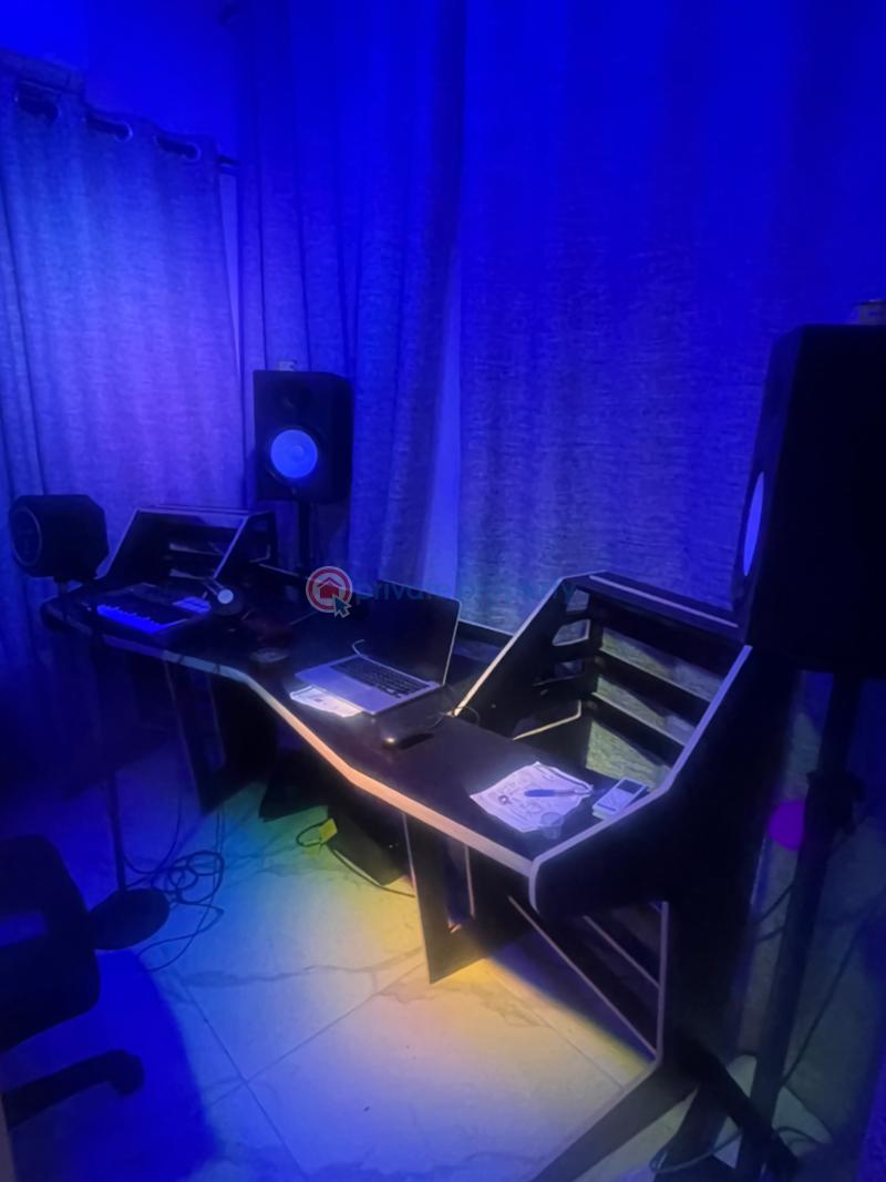 Workstation Short let Nō12 Lukmon Bankole St. Beside Atlantis Iii Estate. Ologolo Lekki Lagos - 5