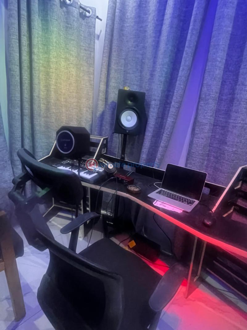 Workstation Short let Nō12 Lukmon Bankole St. Beside Atlantis Iii Estate. Ologolo Lekki Lagos - 0