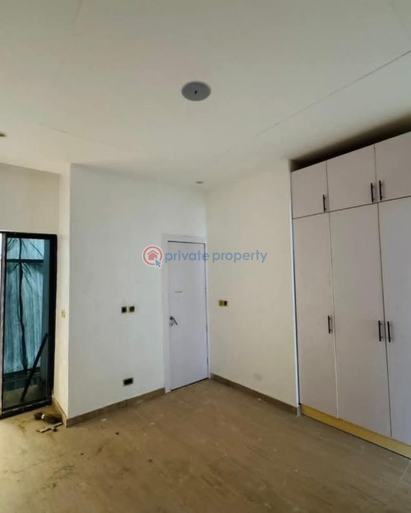 3 bedroom Shared Apartment For Sale . Ikeja GRA Lagos - 5