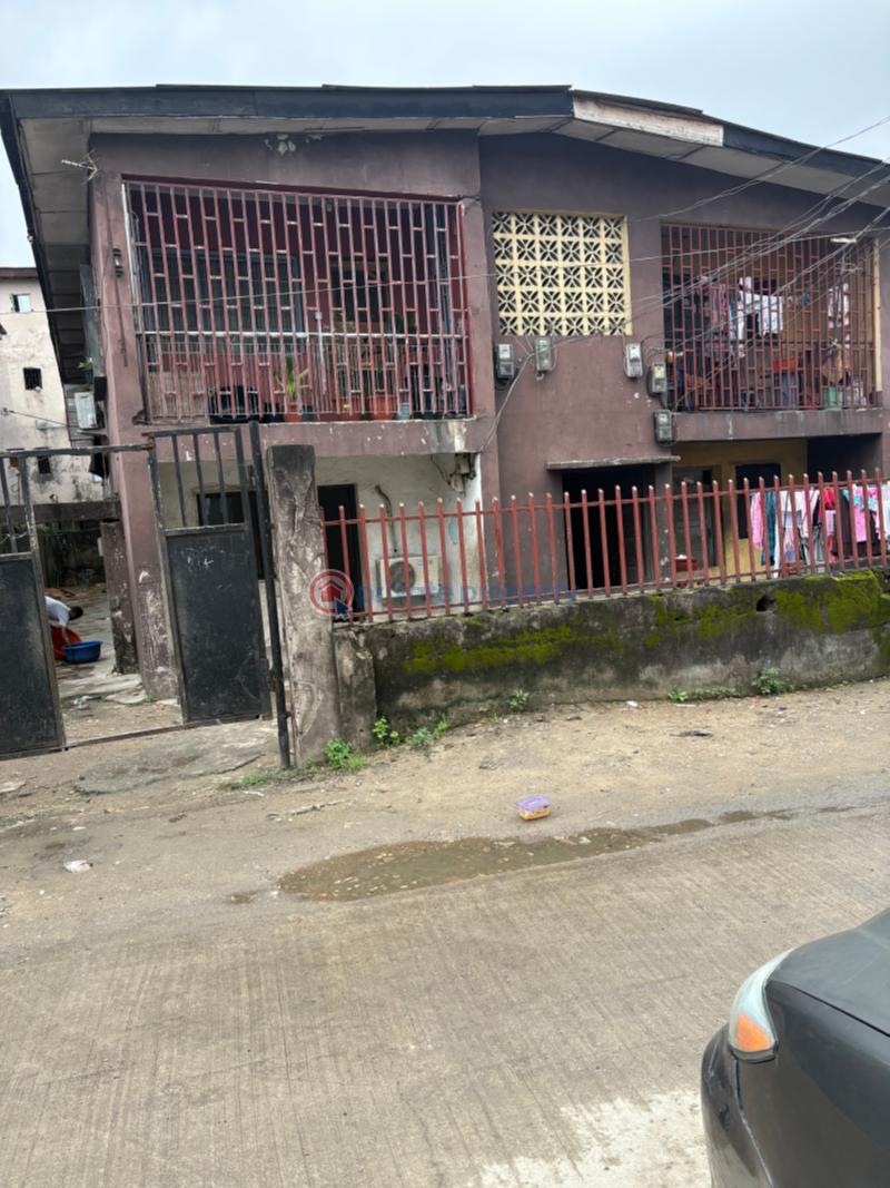 2 bedroom Duplex For Sale Close To Abalti Barrack Ojuelegba Surulere Lagos - 2