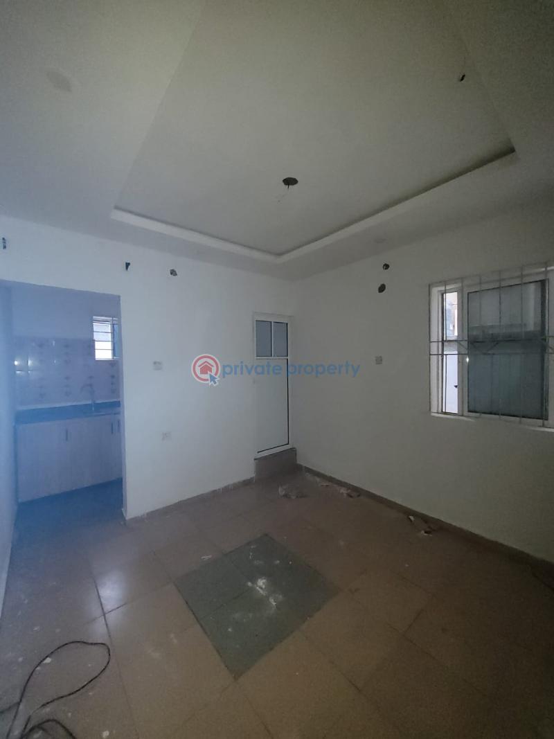 1 bedroom Self Contain For Rent Arikewuyo Off Pedro Road* Palmgroove Shomolu Lagos - 4