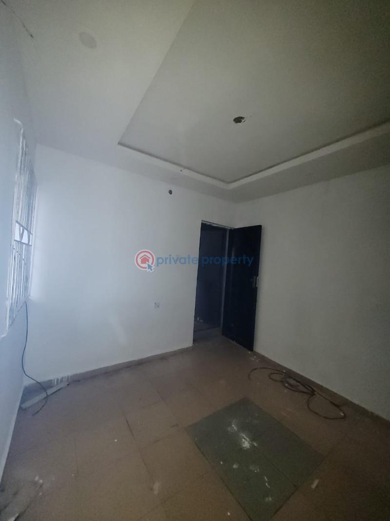 1 bedroom Self Contain For Rent Arikewuyo Off Pedro Road* Palmgroove Shomolu Lagos - 2